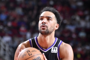西甲场均得分12.5分，三分球命中率42%，西媒称特雷·莱尔斯渴望回归NBA