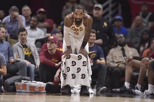 JR:NBA球员心寒,心理治疗费理应由联盟承担,他们却毫不关心球员