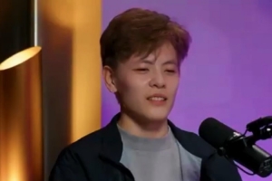 杨舒予表示：我较内向，街上被认出会感到紧张，更希望人们能通过球场来认识我。
