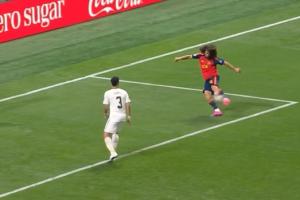 库库雷利亚爆射致乌龙，西班牙以4-0领先沙特