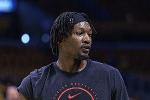 火箭连续两年从湖人引进防守强将：电风扇与斯玛特