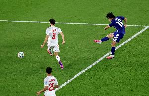 日本2-0领先突尼斯！上田绮世31分钟远射得分，首秀世界杯进球