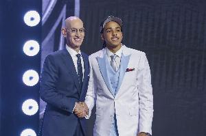 小迈克尔·布朗速答:印象最深的NBA瞬间为詹姆斯1比3逆转勇士