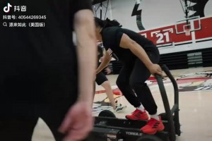 也是中国男篮未来希望！张博源在美国原来是这么训练的！