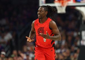 真诚的祝福！NBA官方向朱·霍勒迪献上36岁生日快乐