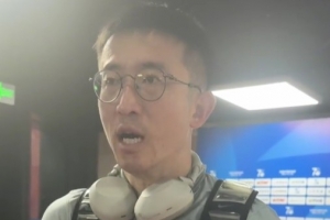 姜至鹏表示：阿代米受伤后，教练让我担任前卫，我出色地完成了任务