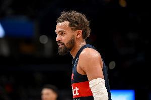 奇才续约特雷·杨，4年2.12亿，ESPN评级：D