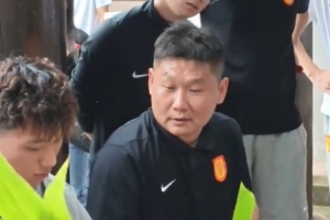 铜梁龙战士于安居古城感受端午习俗，刘建业制作粽子恩加德乌制作糍粑