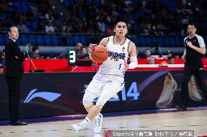 张云松谈陈盈骏续约：俱乐部对顶薪球员拥有优先权，无需过度担忧